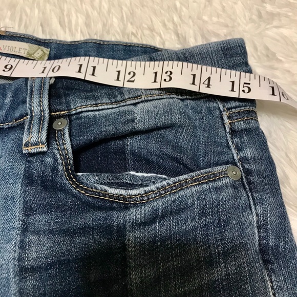 Chelsea and Violet Jeans with raw uneven hem - Picture 5 of 8